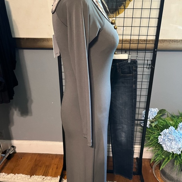 Green Bodycon Maxi Dress with Long Sleeves Gray Green. Cold shoulder - Picture 3 of 6